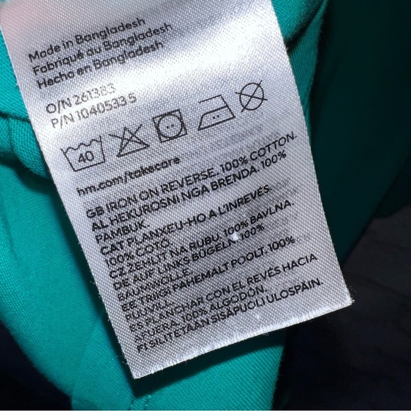 H&M UCLA Varsity‎ Cropped Graphic Tee Size XL - Picture 6 of 6